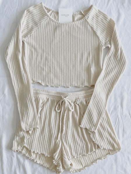 Cozy Day In Ivory Set